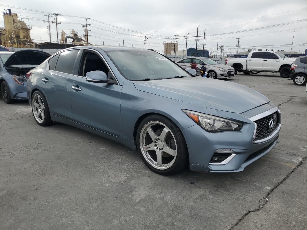 INFINITI Q50 LUXE