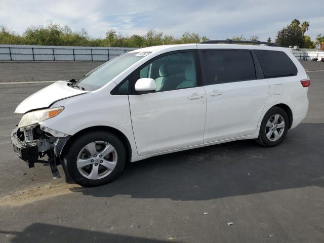 2017 TOYOTA SIENNA LE #3305443157