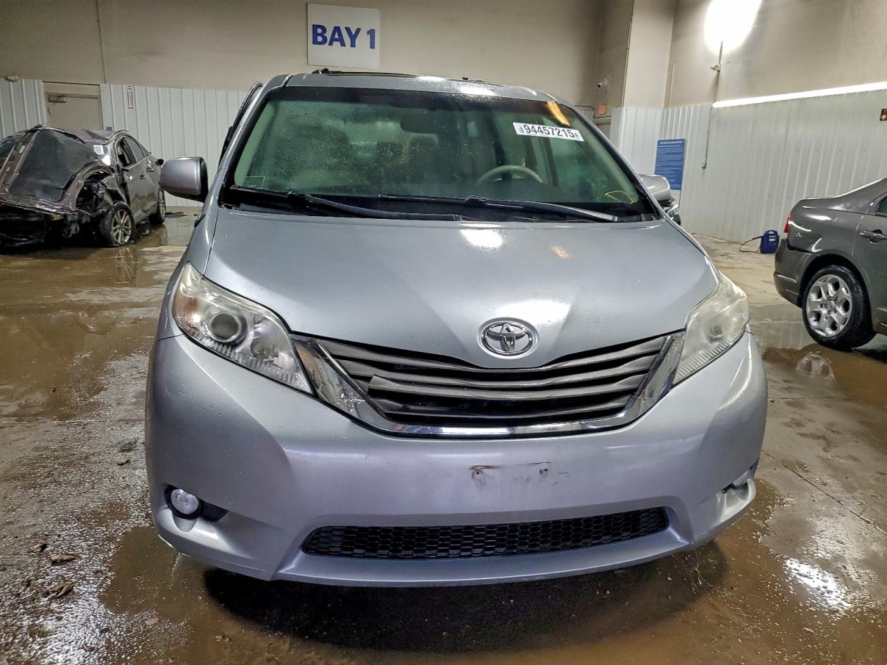 TOYOTA SIENNA XLE