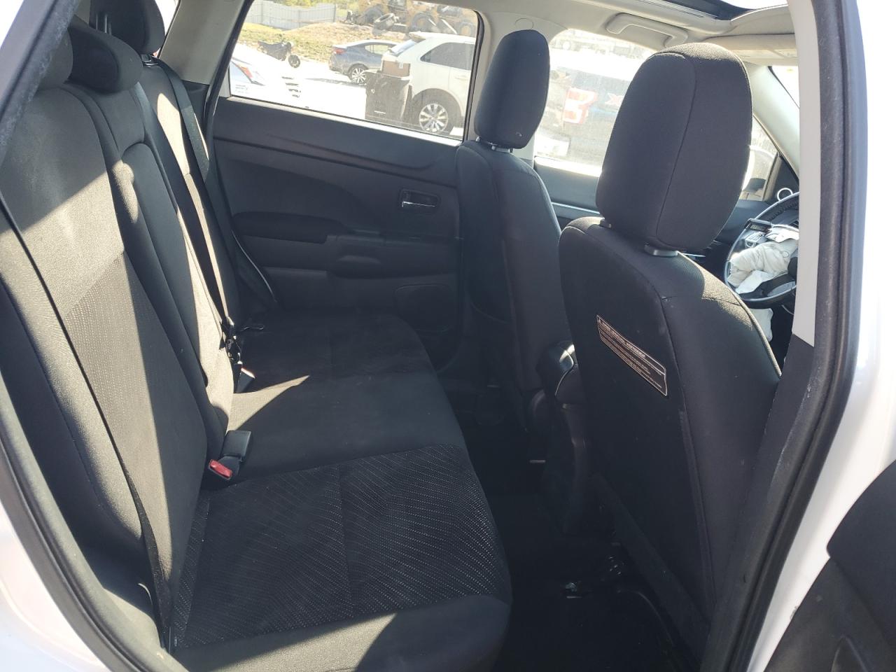 MITSUBISHI OUTLANDER SE