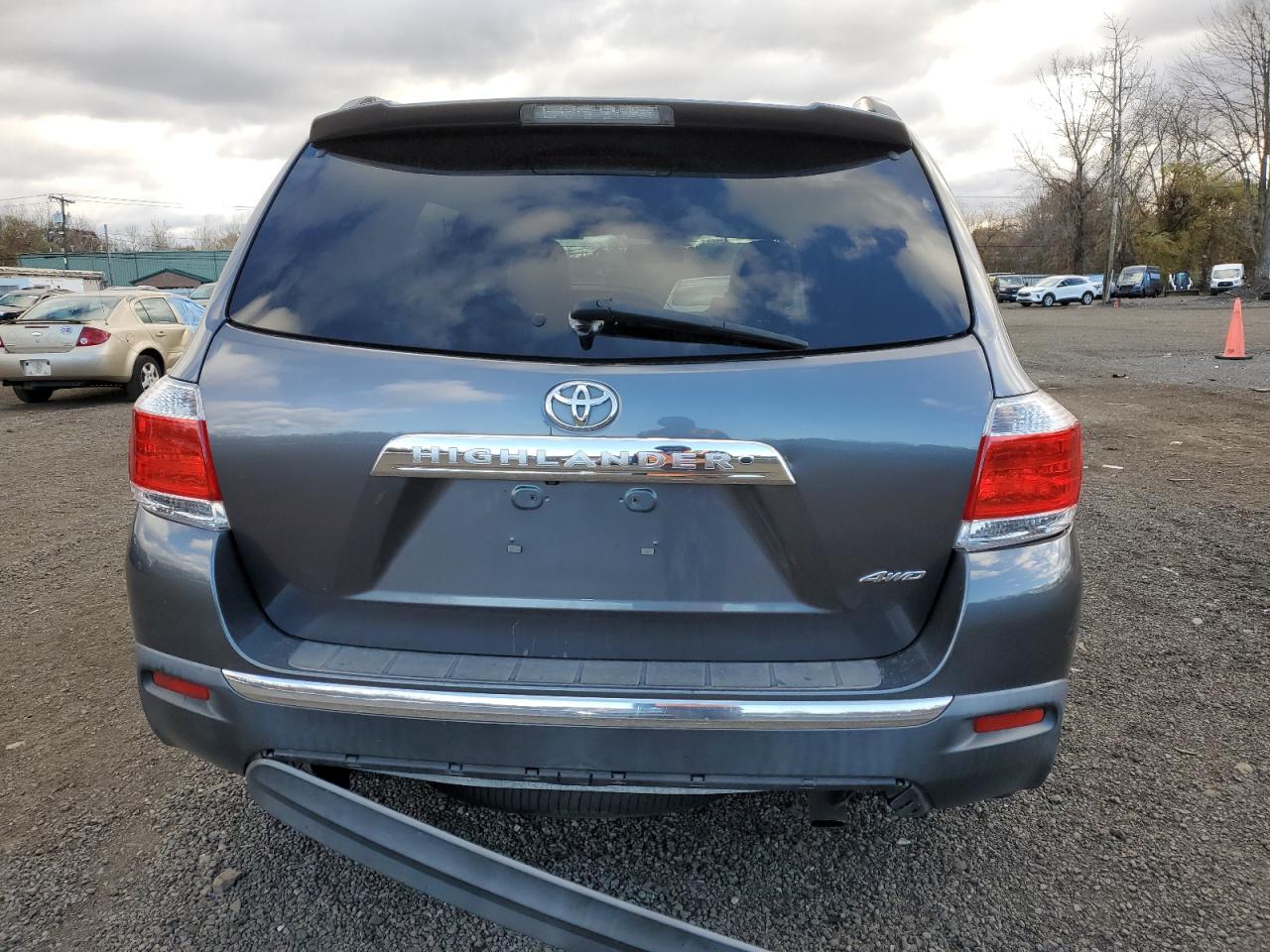 TOYOTA HIGHLANDER BASE