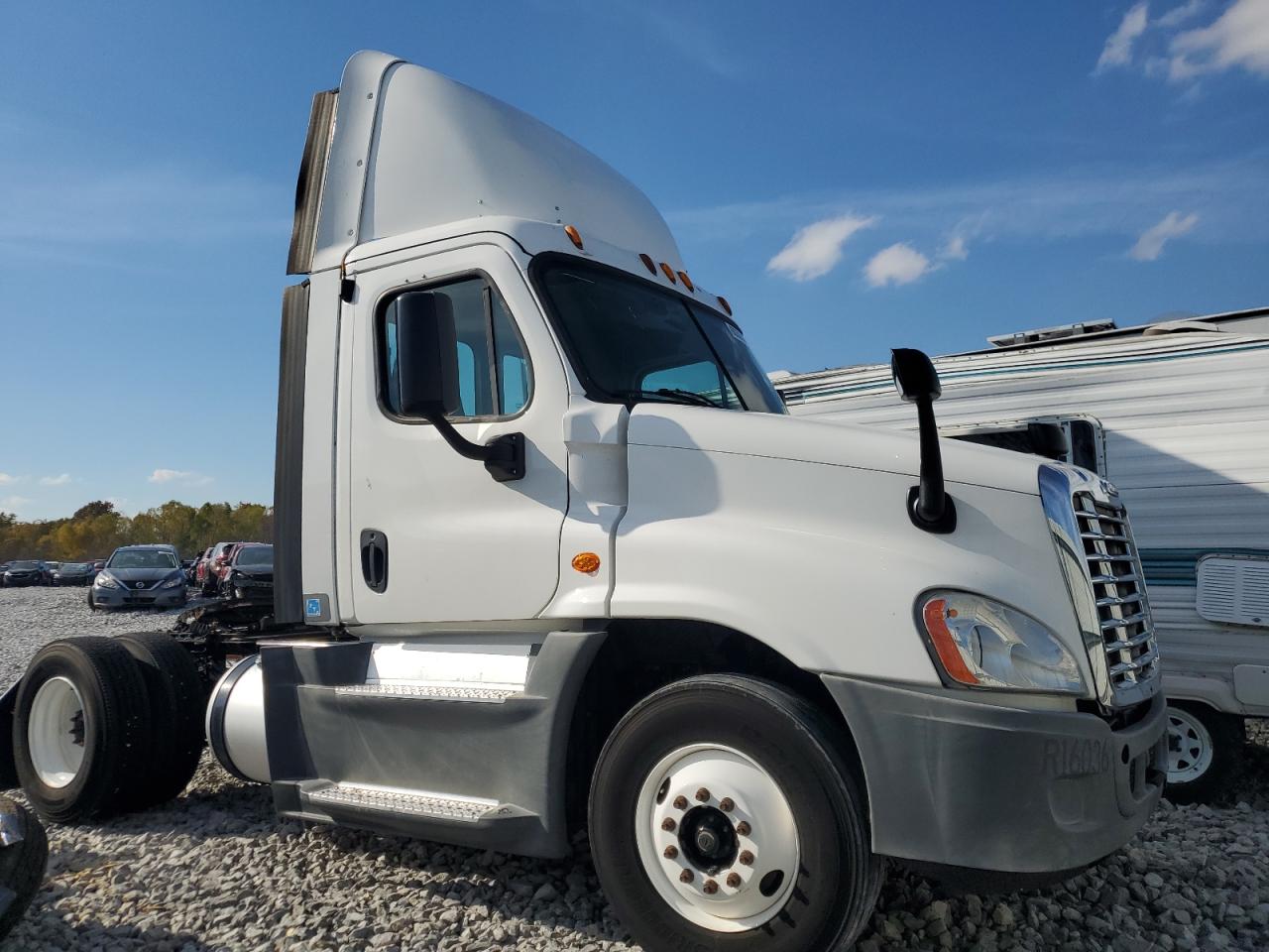 Lot #3303651930 2015 FREIGHTLINER CASCADIA 1