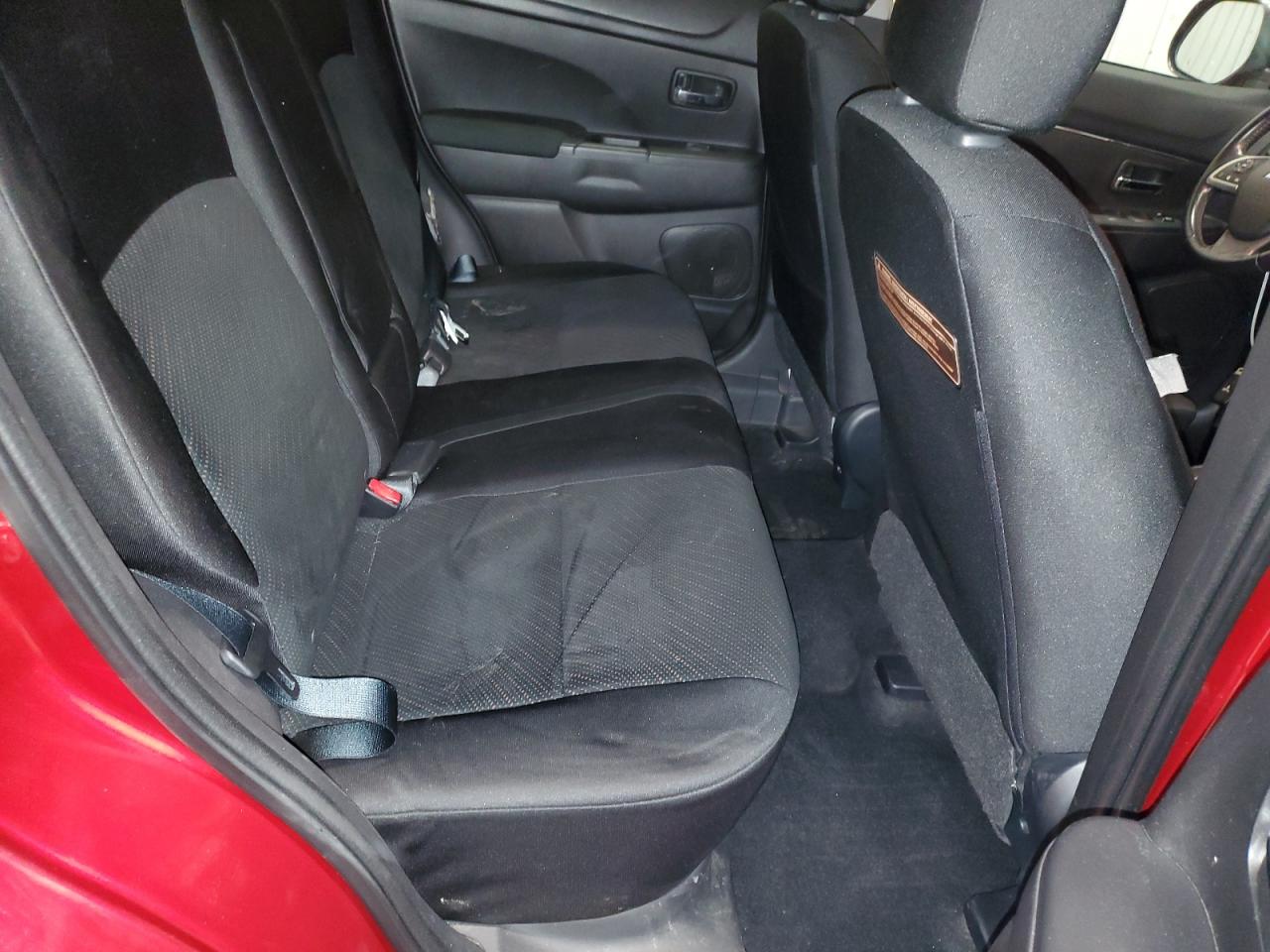 MITSUBISHI OUTLANDER SE