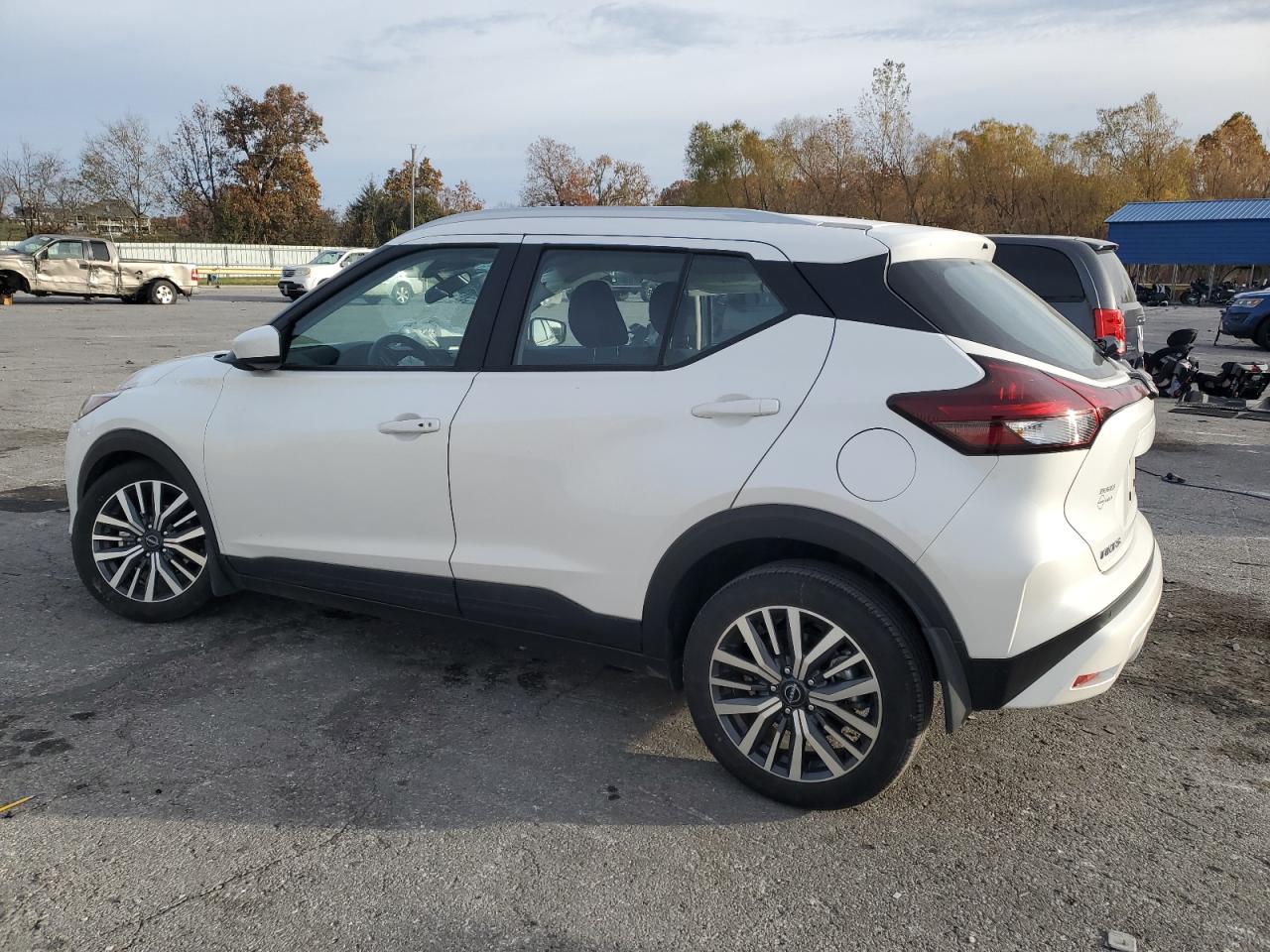 NISSAN KICKS SV