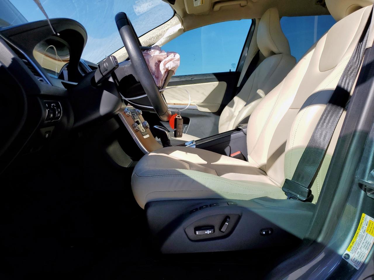 Lot #3318097387 2017 VOLVO XC60 T5 IN