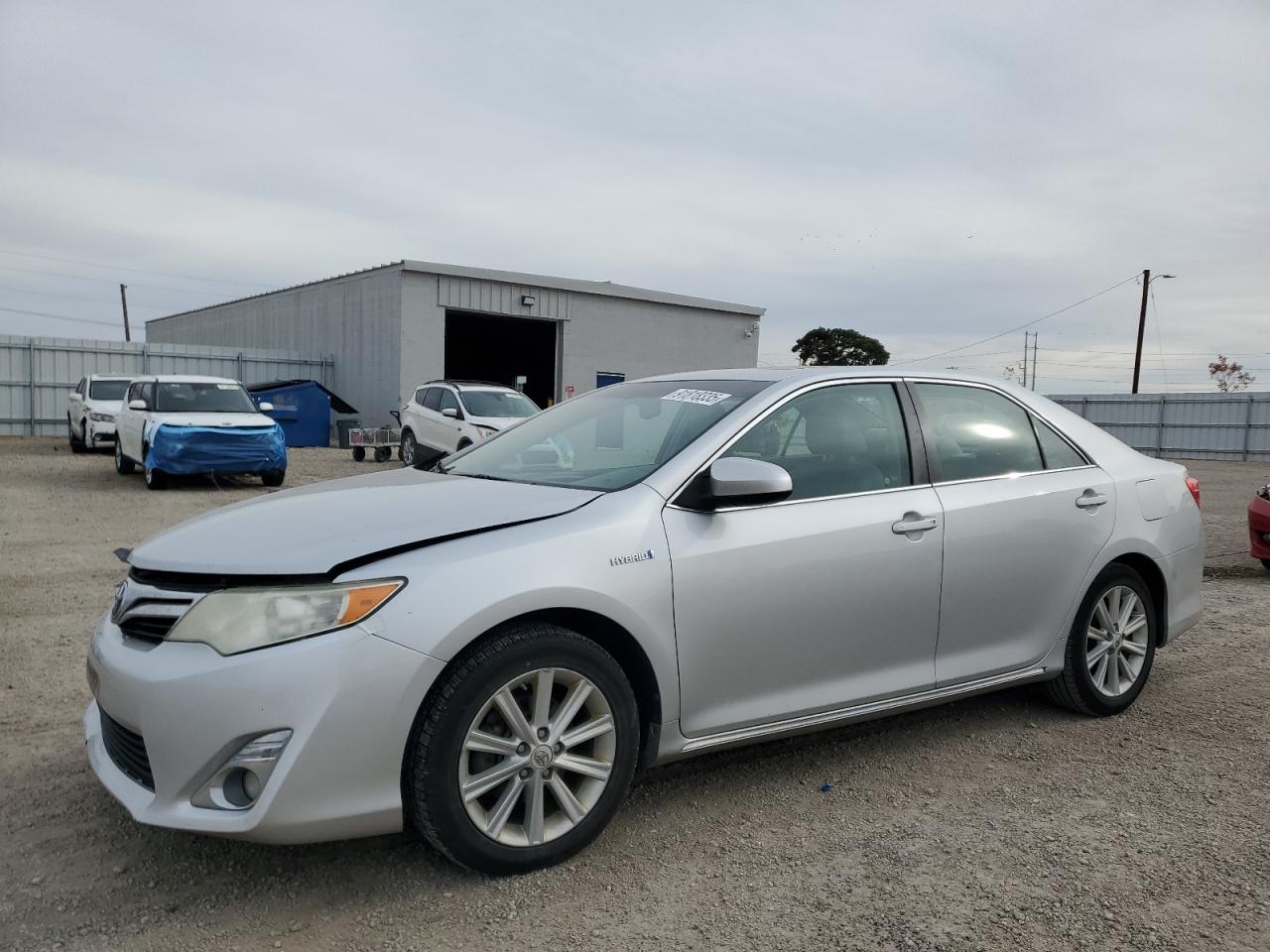 Lot #3293748914 2012 TOYOTA CAMRY HYBR