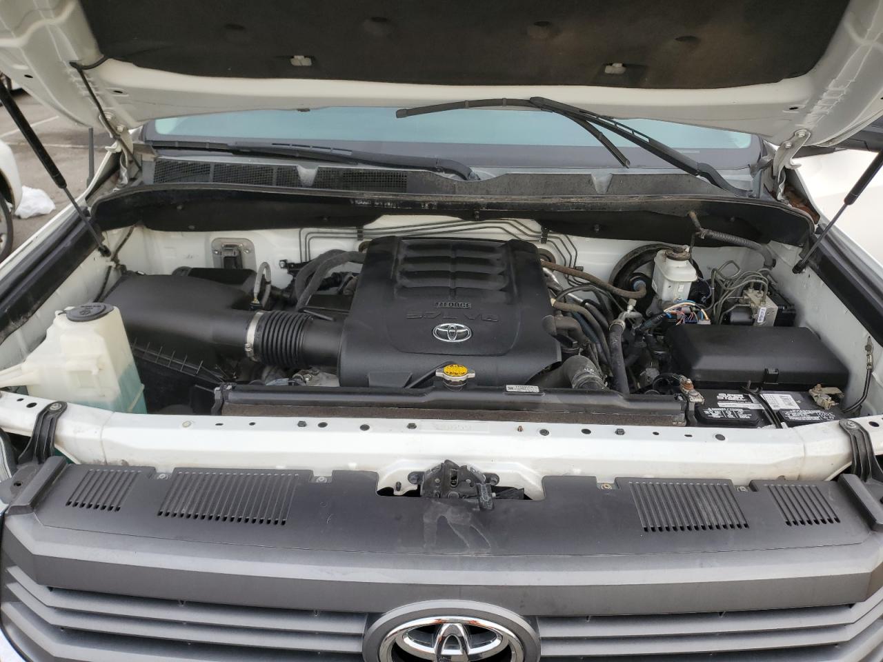 TOYOTA TUNDRA CREWMAX SR5