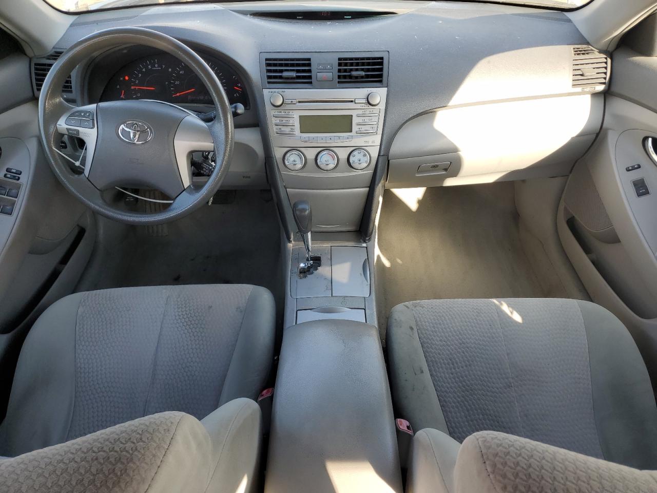 TOYOTA CAMRY BASE