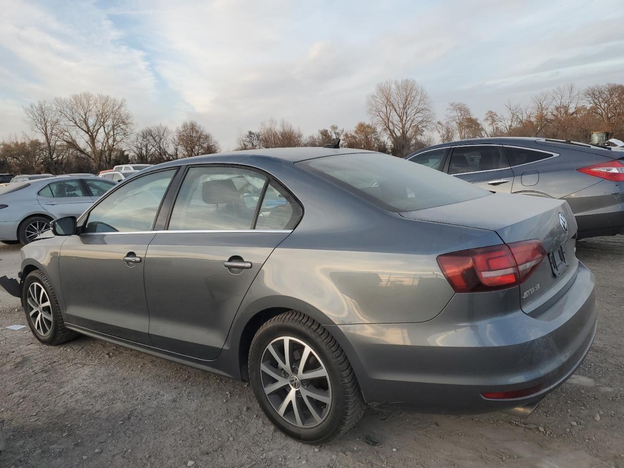 VOLKSWAGEN JETTA SE