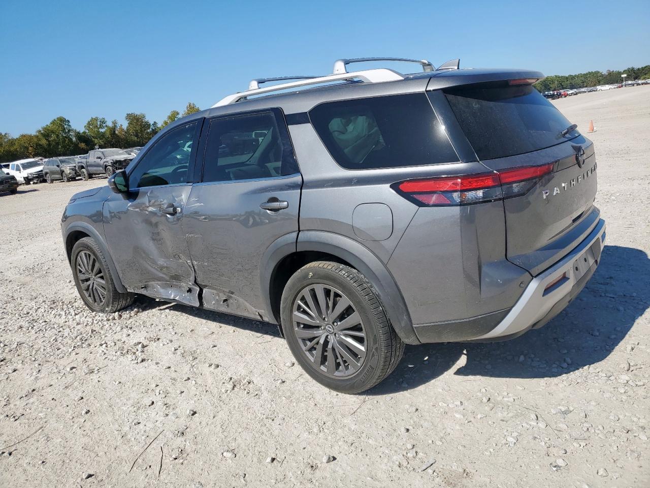 NISSAN PATHFINDER SL