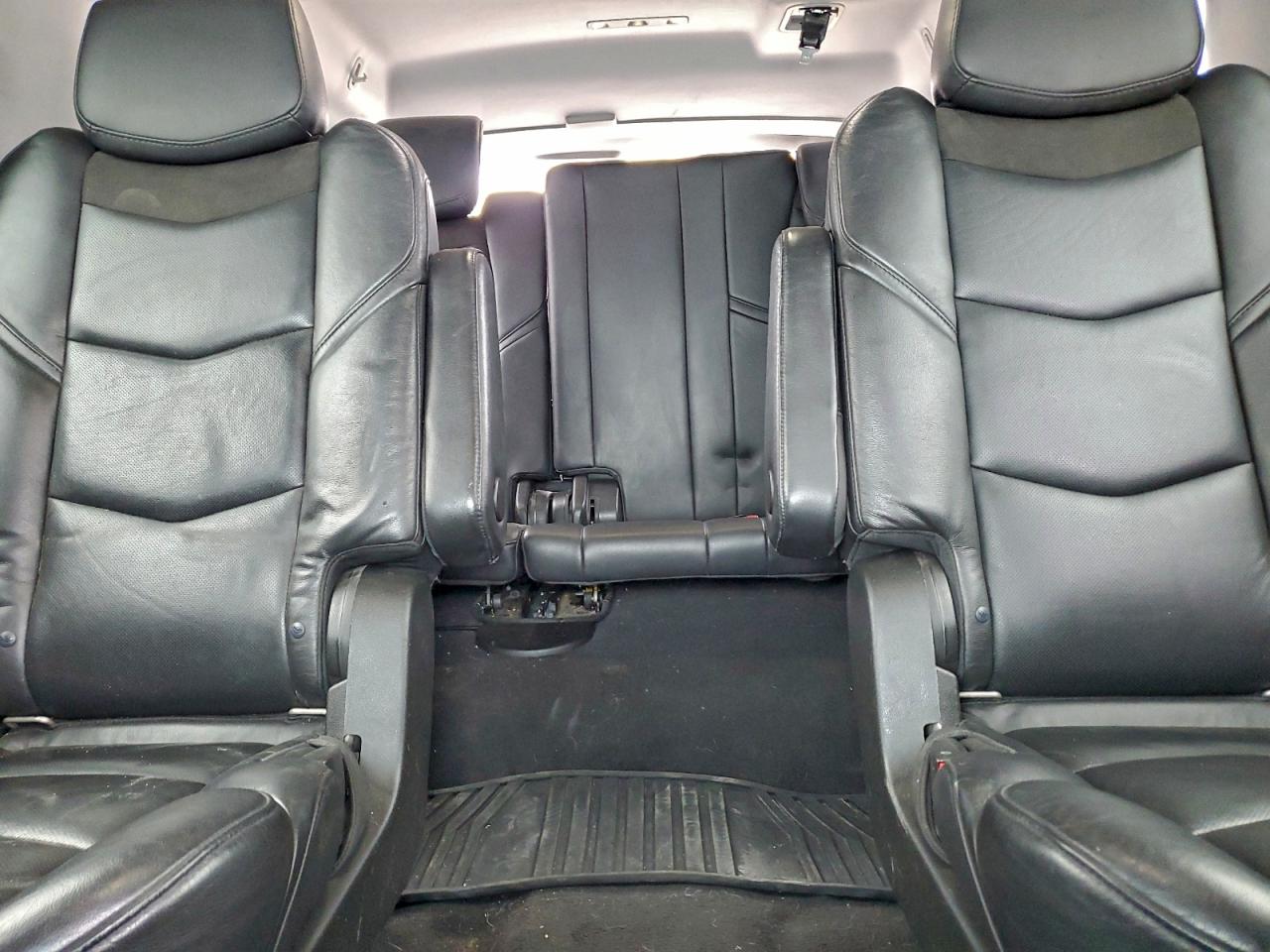 CADILLAC ESCALADE ESV