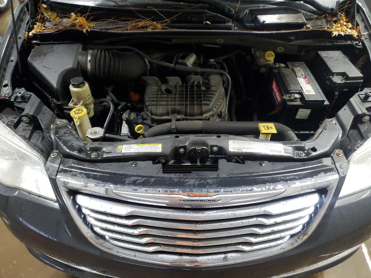 CHRYSLER TOWN & COUNTRY TOURING L