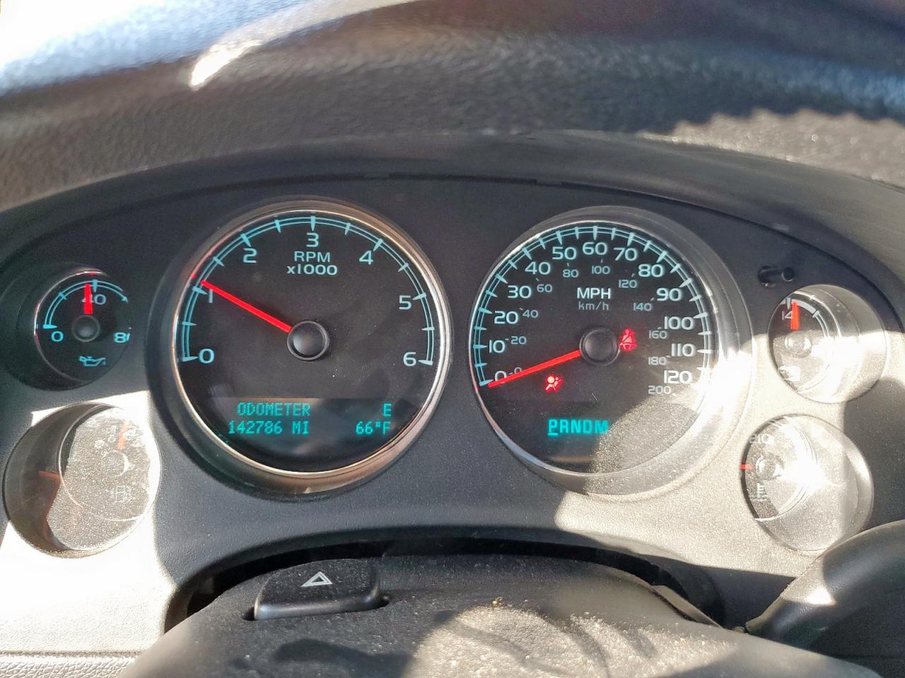 CHEVROLET TAHOE C1500 LS