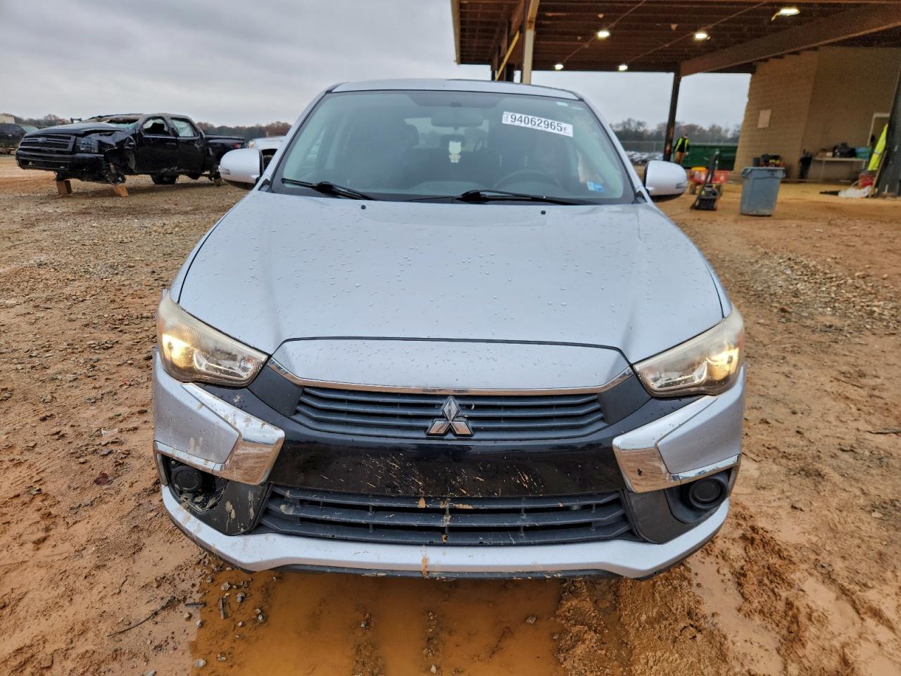 MITSUBISHI OUTLANDER ES