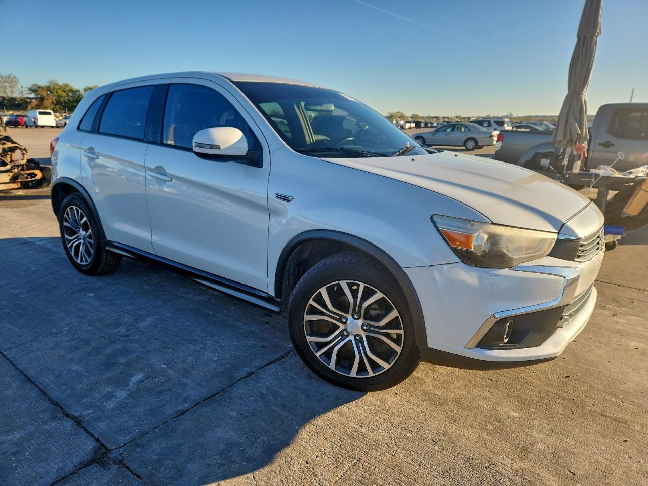 MITSUBISHI OUTLANDER ES