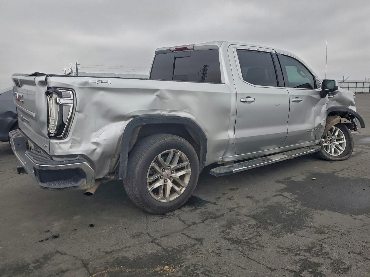 GMC SIERRA K1500 SLT
