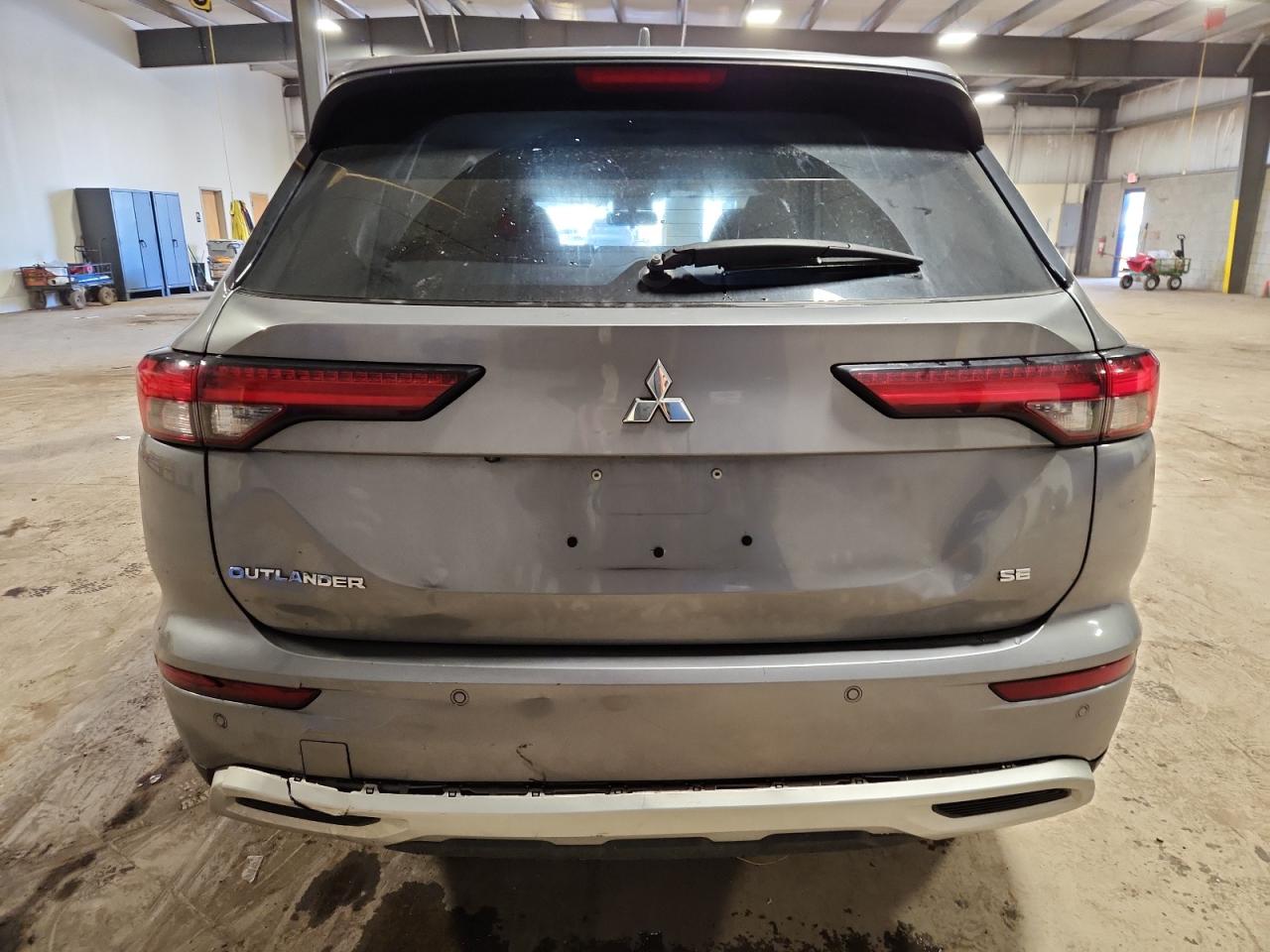 MITSUBISHI OUTLANDER SE