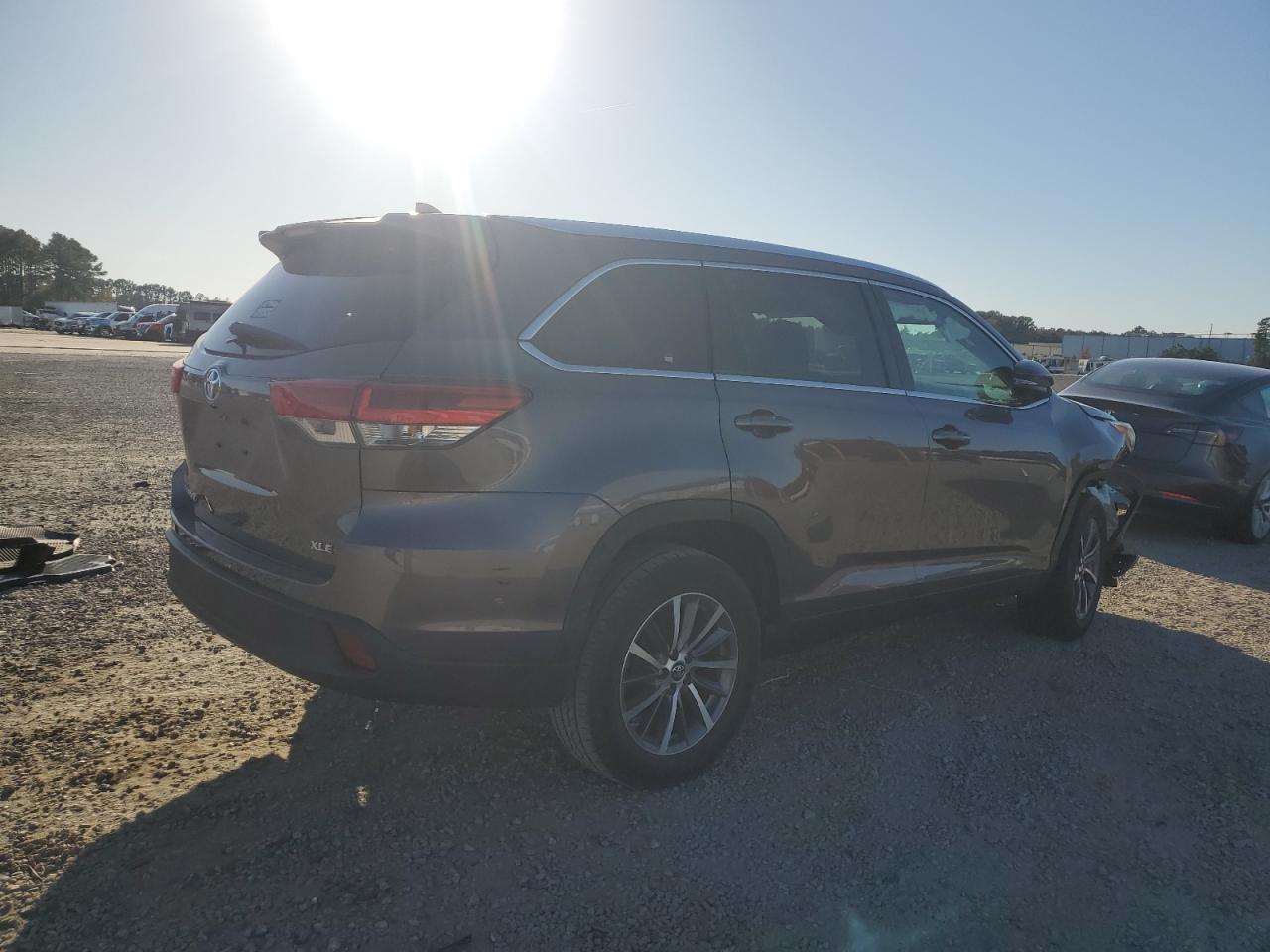 TOYOTA HIGHLANDER SE