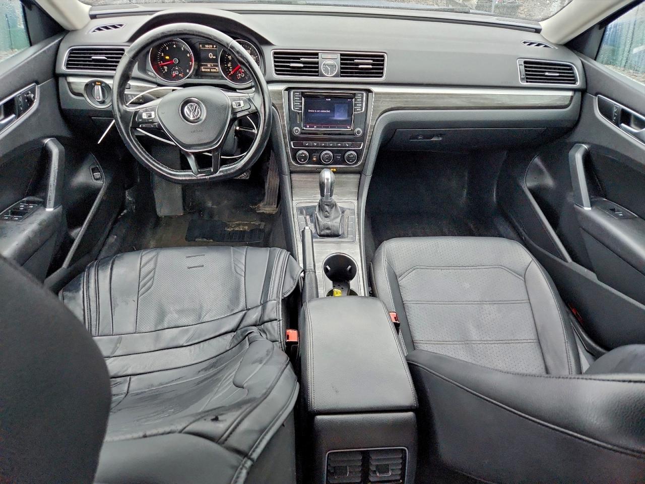 VOLKSWAGEN PASSAT SE