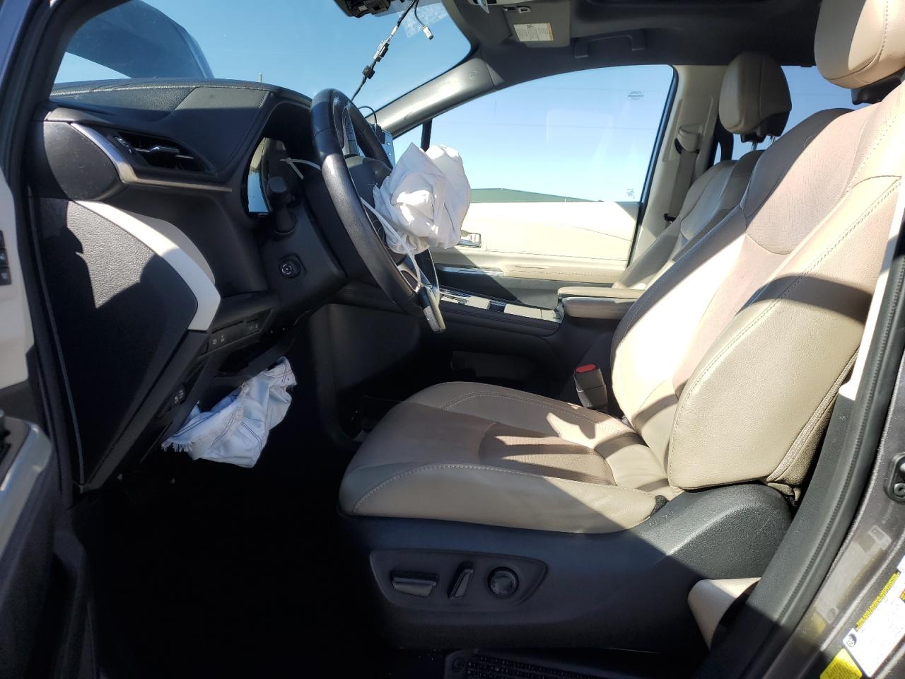 TOYOTA SIENNA LIMITED