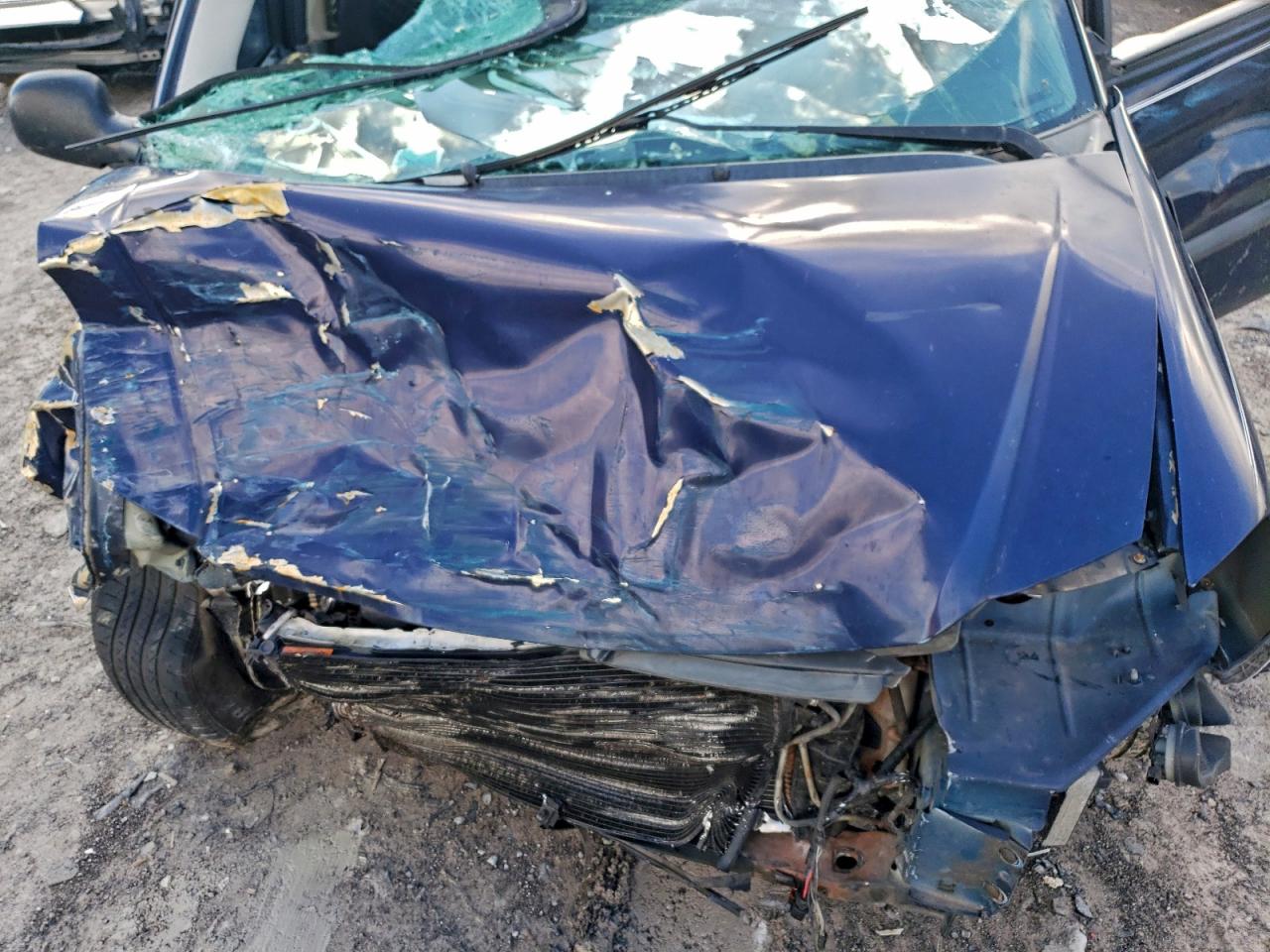 Lot #3315955100 2005 DODGE CARAVAN SX