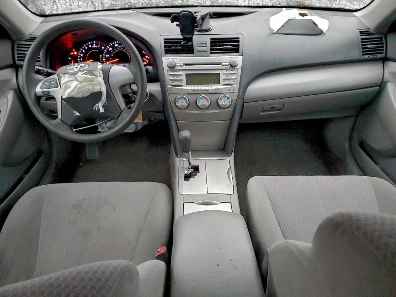 TOYOTA CAMRY BASE