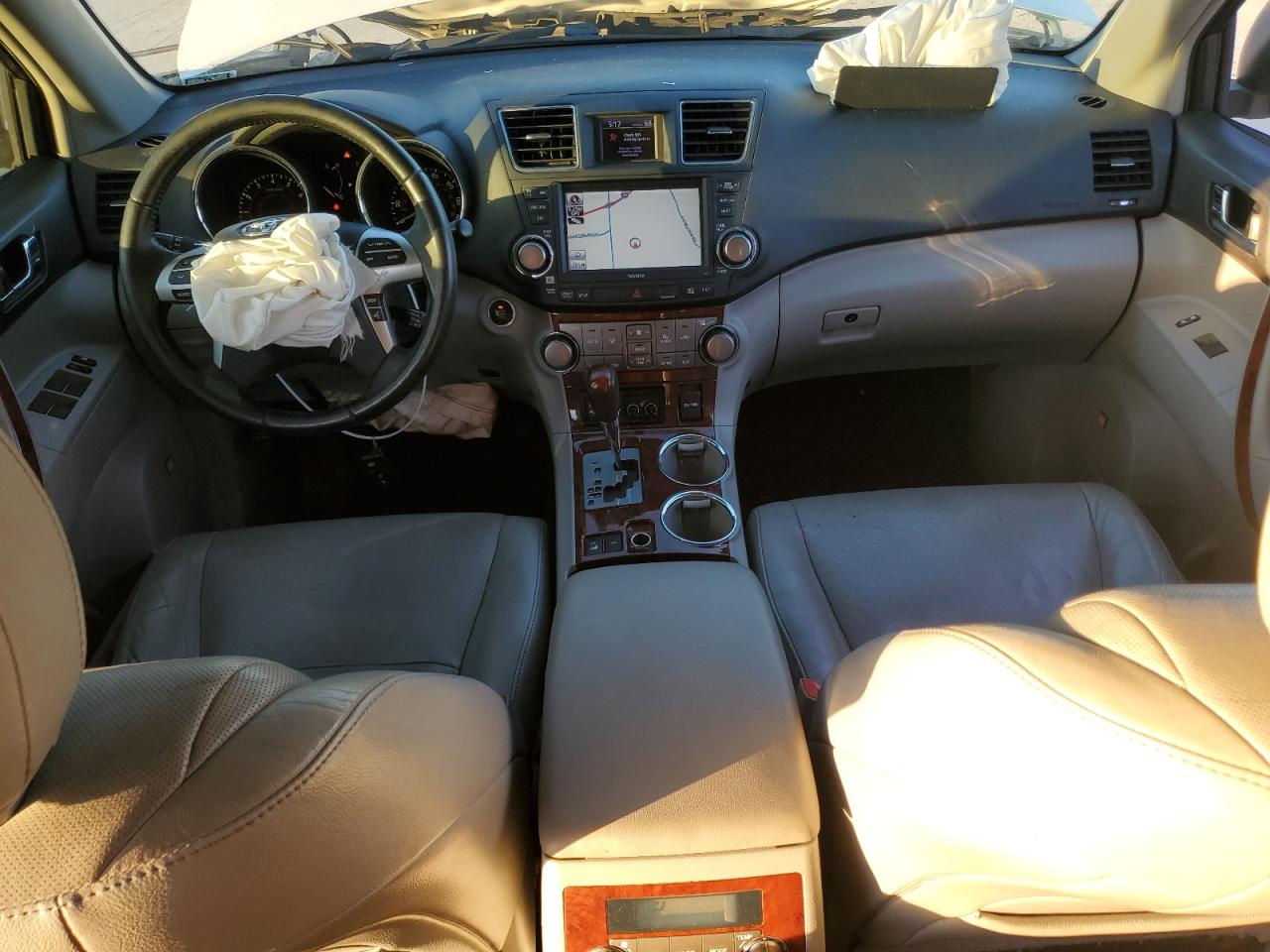 TOYOTA HIGHLANDER LIMITED