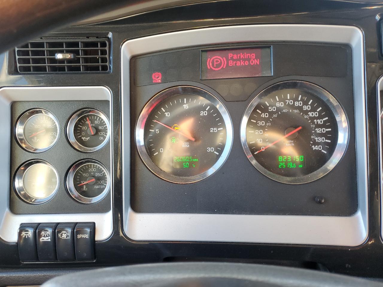 Lot #3291200020 2013 KENWORTH CONSTRUCTI