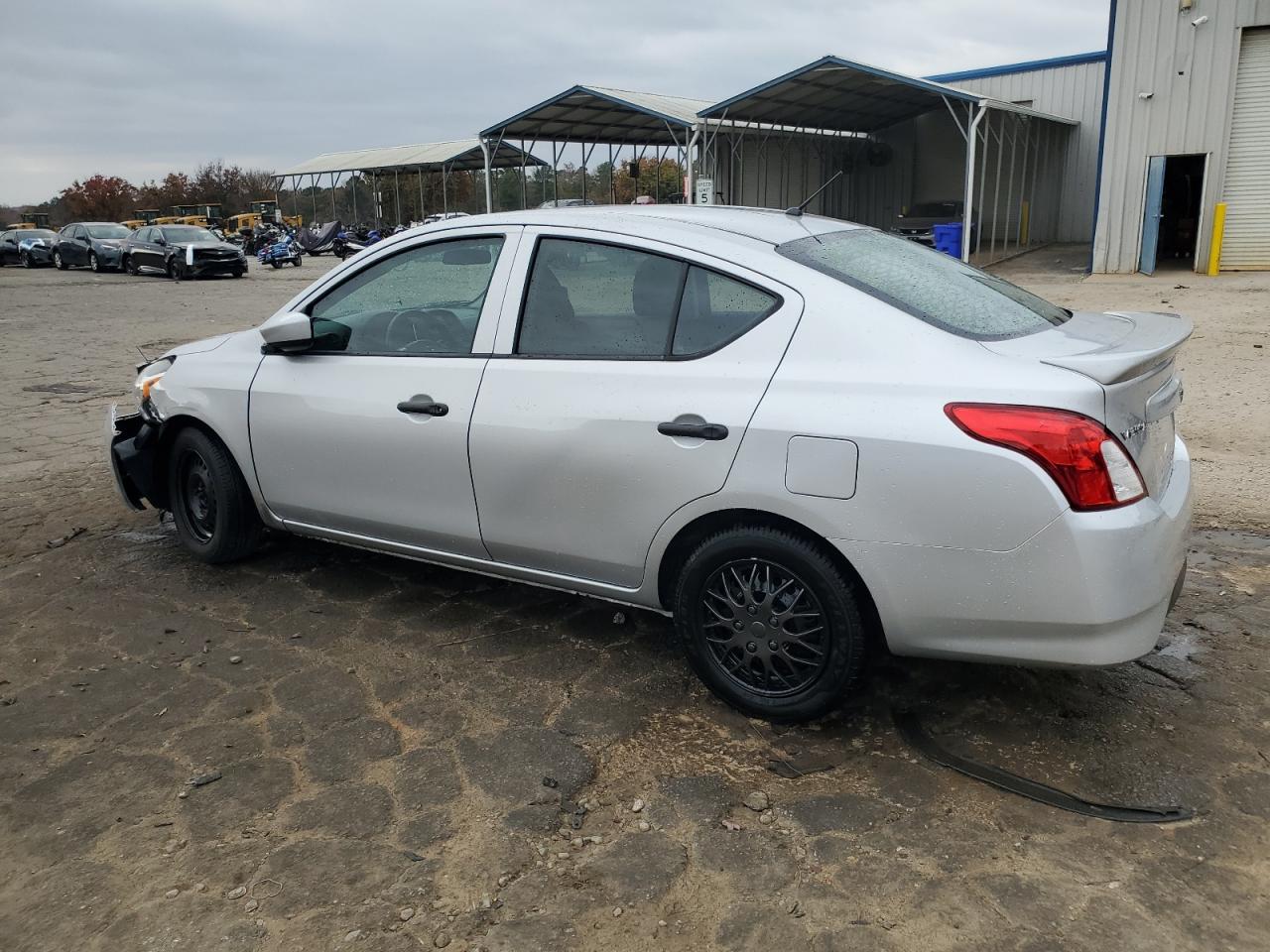 NISSAN VERSA S