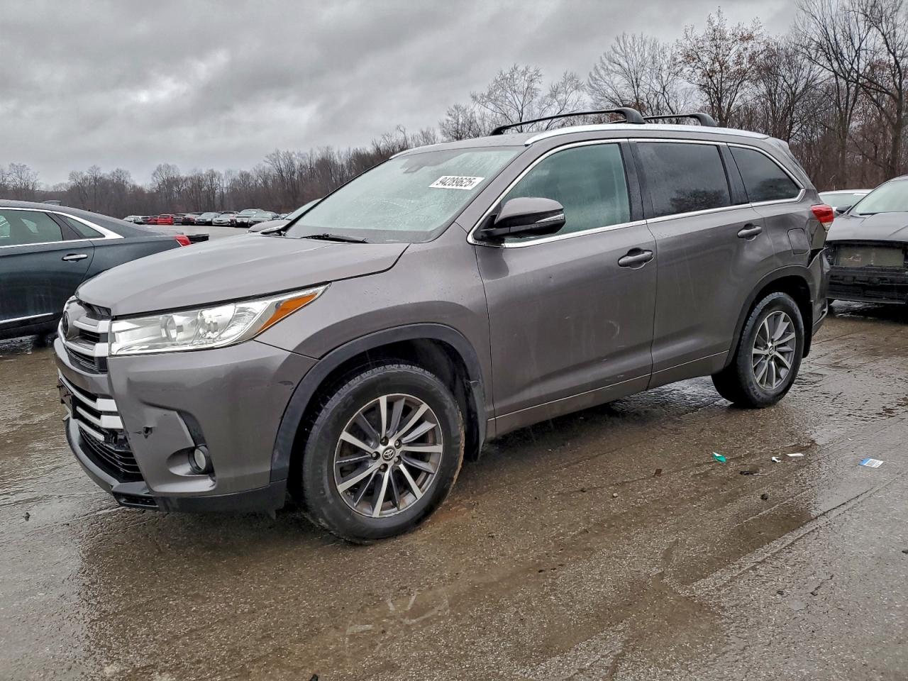TOYOTA HIGHLANDER SE