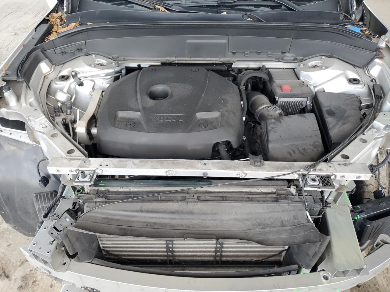 VOLVO XC90 T5 MOMENTUM