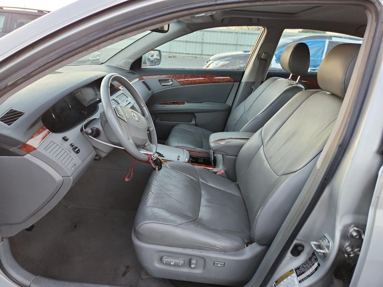 Lot #3294855768 2005 TOYOTA AVALON XL