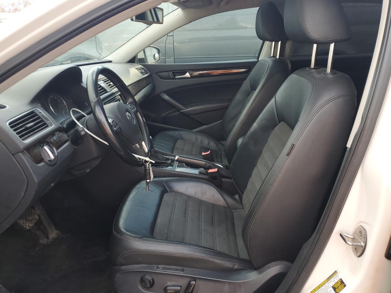 VOLKSWAGEN PASSAT SEL