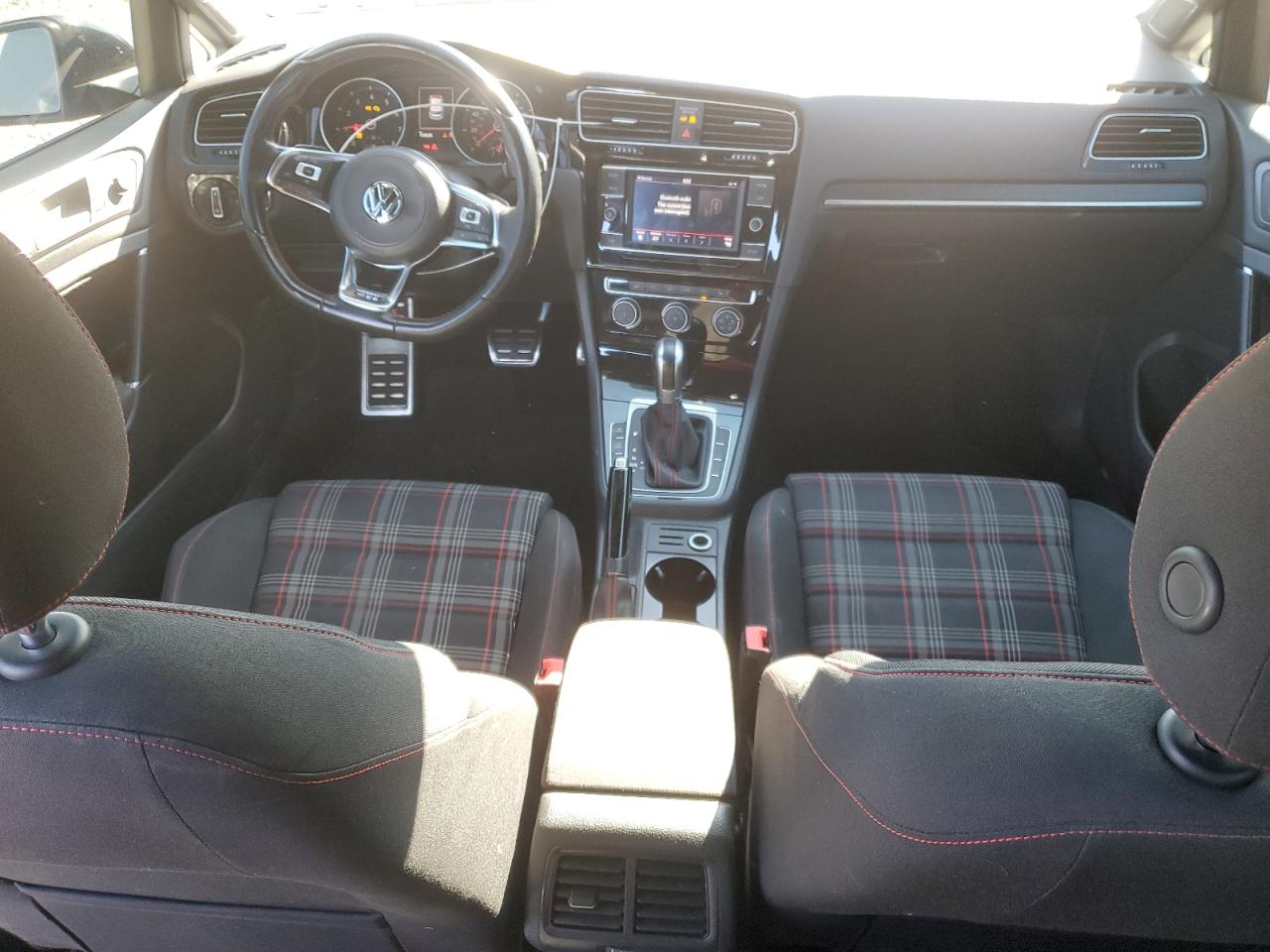 VOLKSWAGEN GOLF GTI S