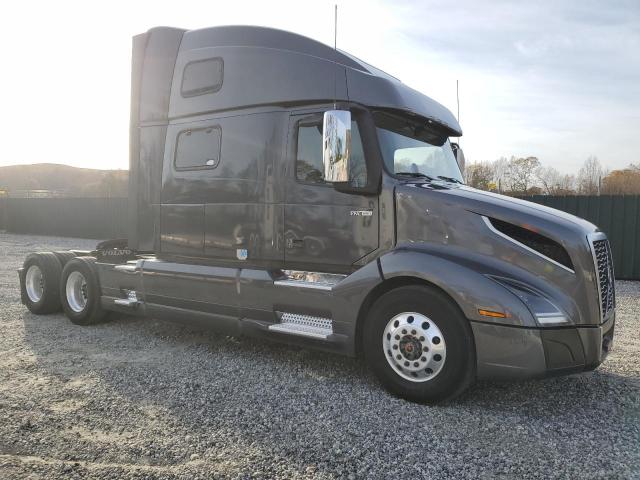 Global Auto Auctions: 2021 VOLVO VN VNL