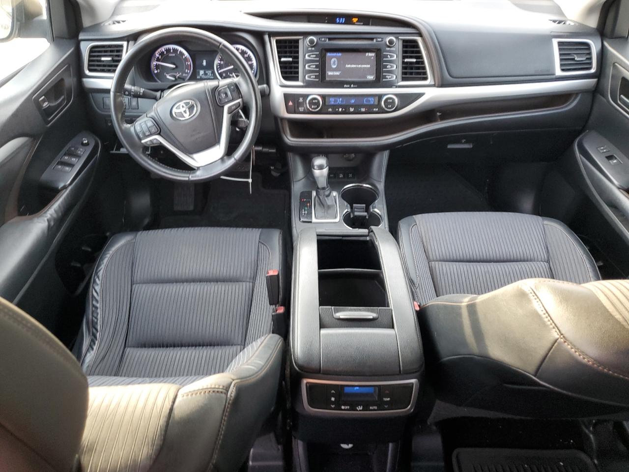 TOYOTA HIGHLANDER LE