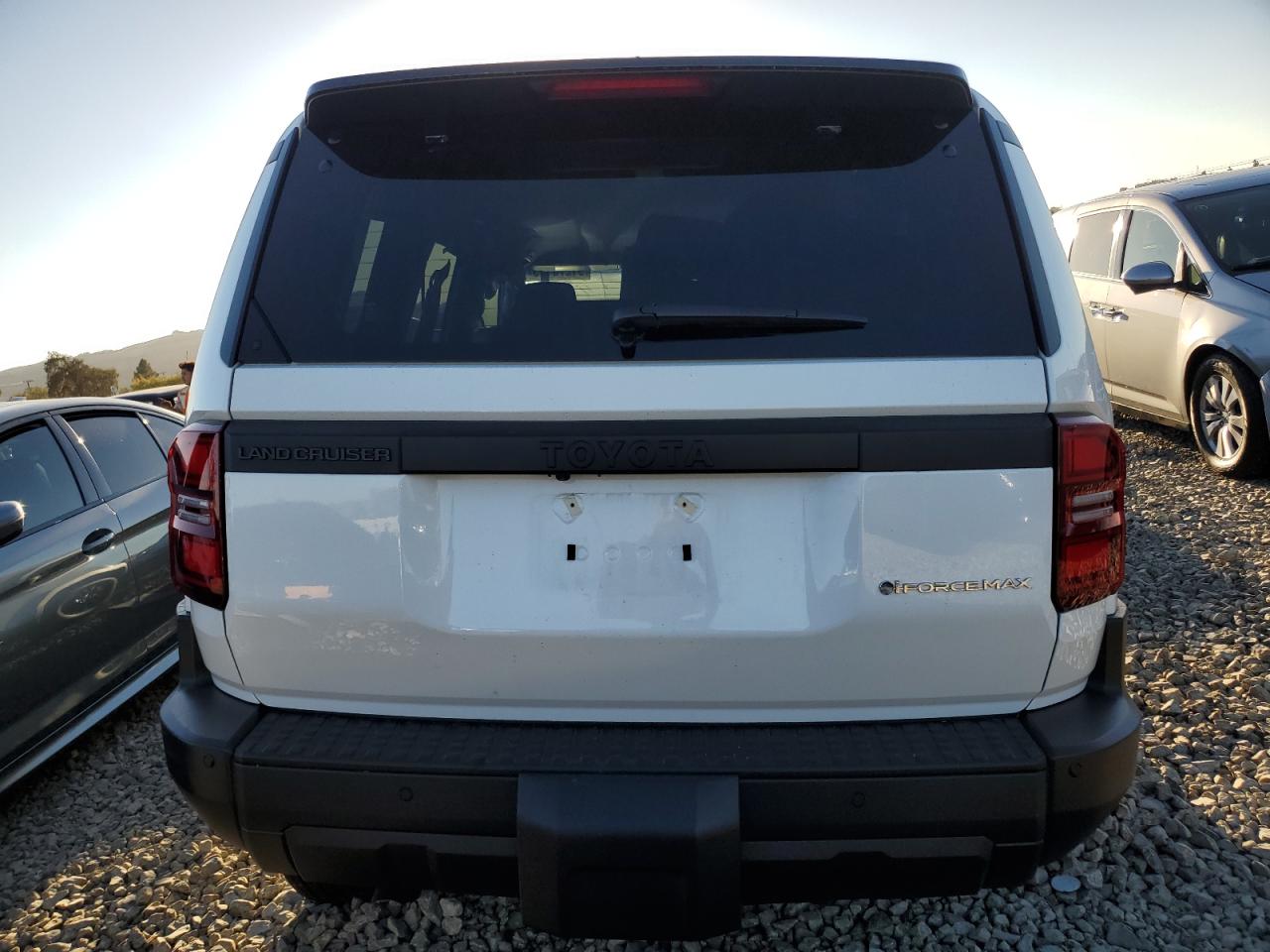 TOYOTA LAND CRUISER BASE