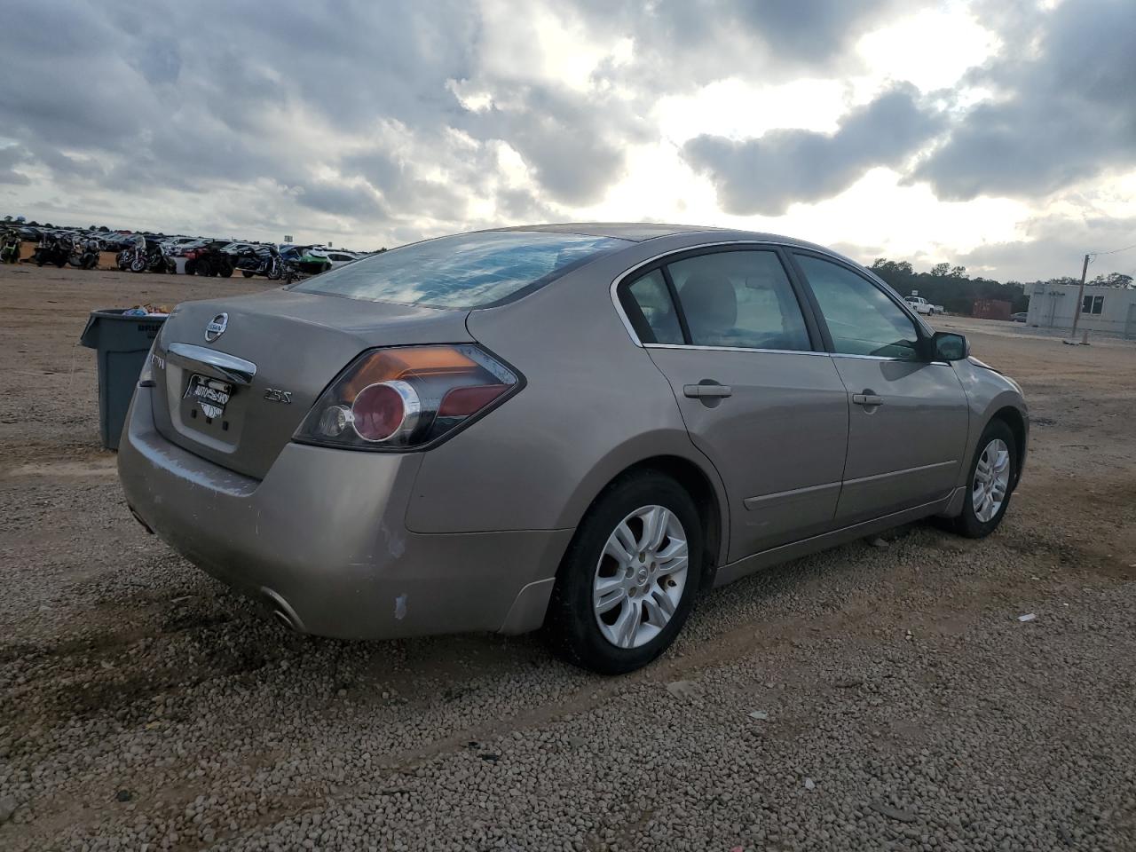 NISSAN ALTIMA BASE