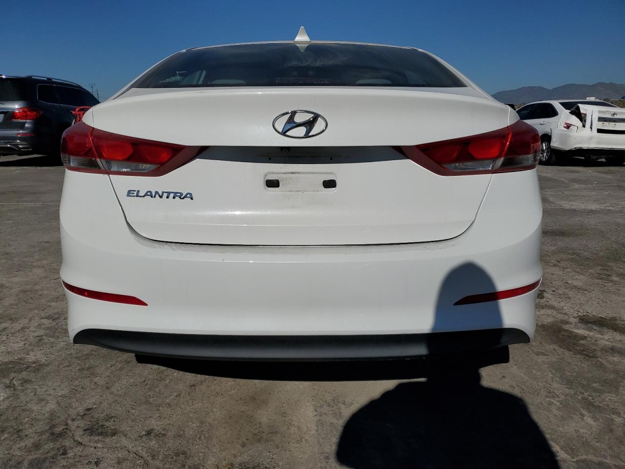 HYUNDAI ELANTRA SE