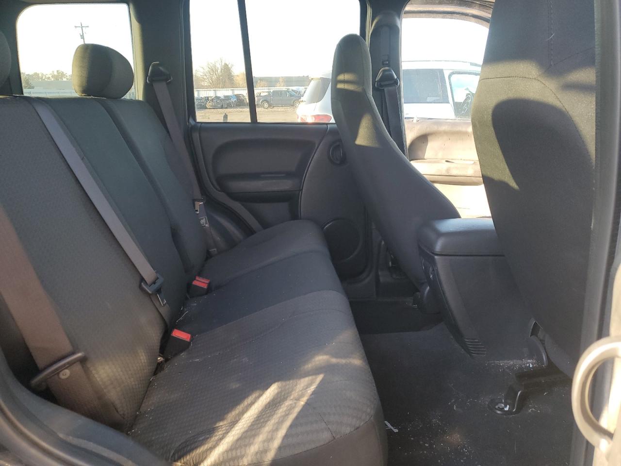 Lot #3301645625 2004 JEEP LIBERTY SP