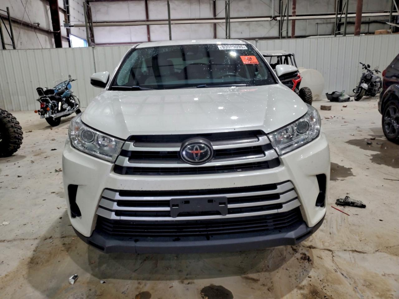 TOYOTA HIGHLANDER LE