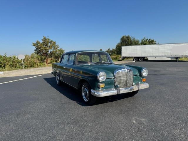 MERCEDES-BENZ 200D