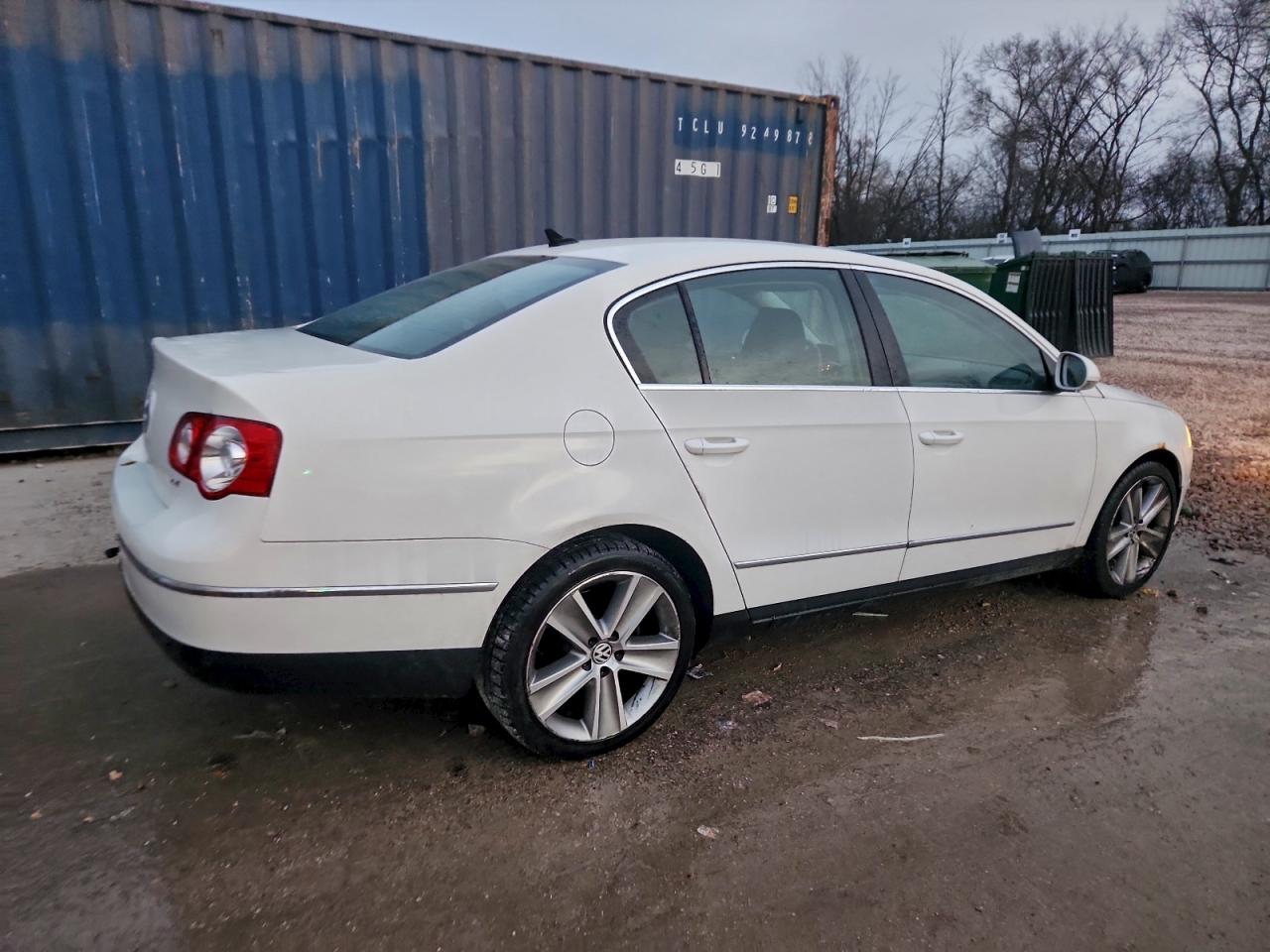 VOLKSWAGEN PASSAT KOMFORT