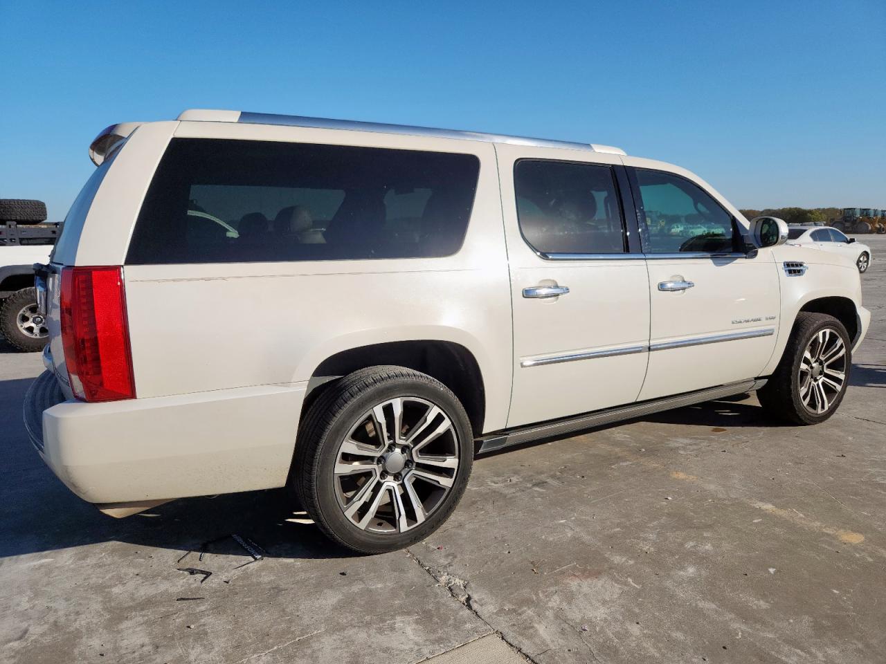 CADILLAC ESCALADE ESV PREMIUM