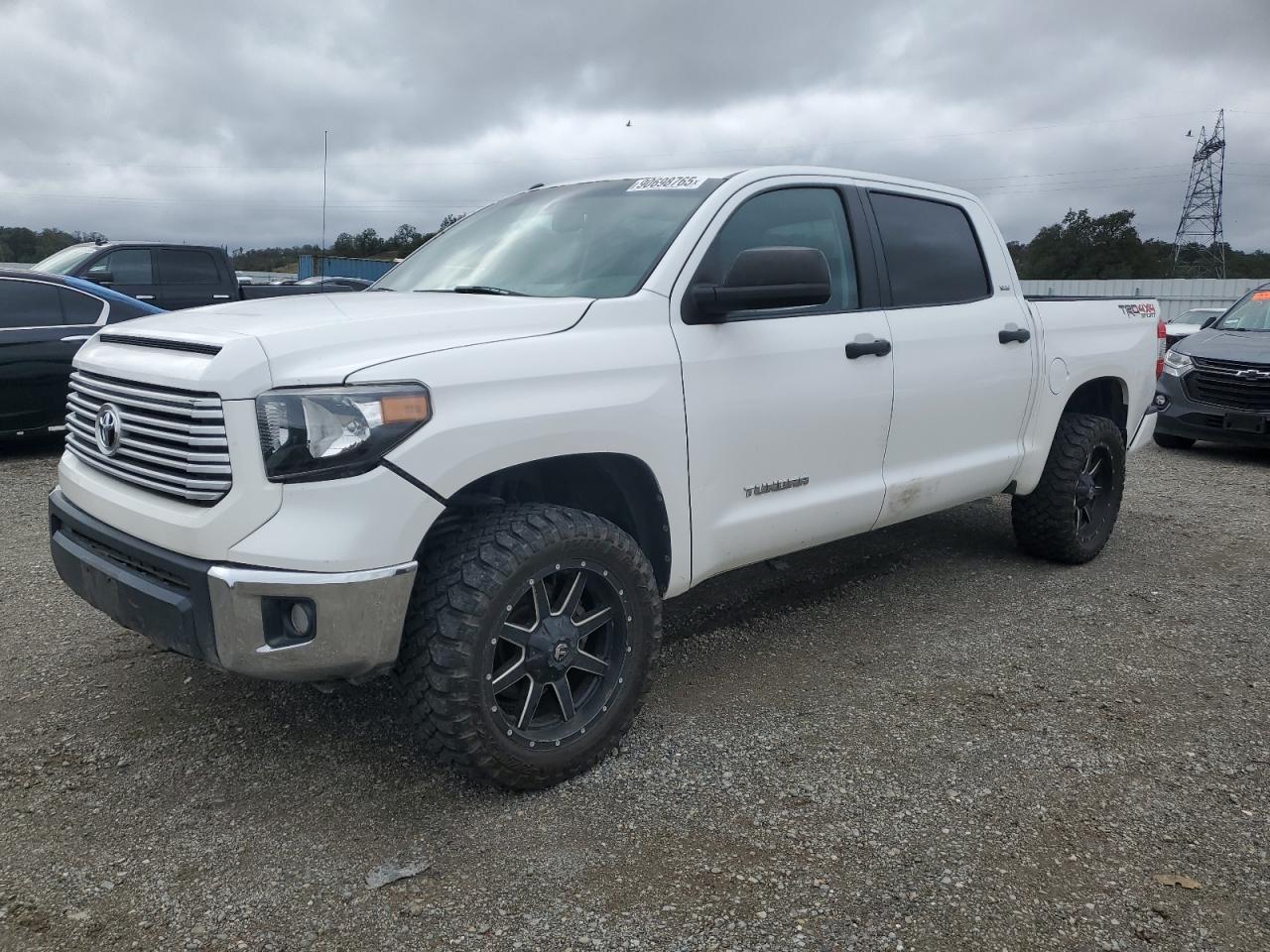 TOYOTA TUNDRA CREWMAX SR5