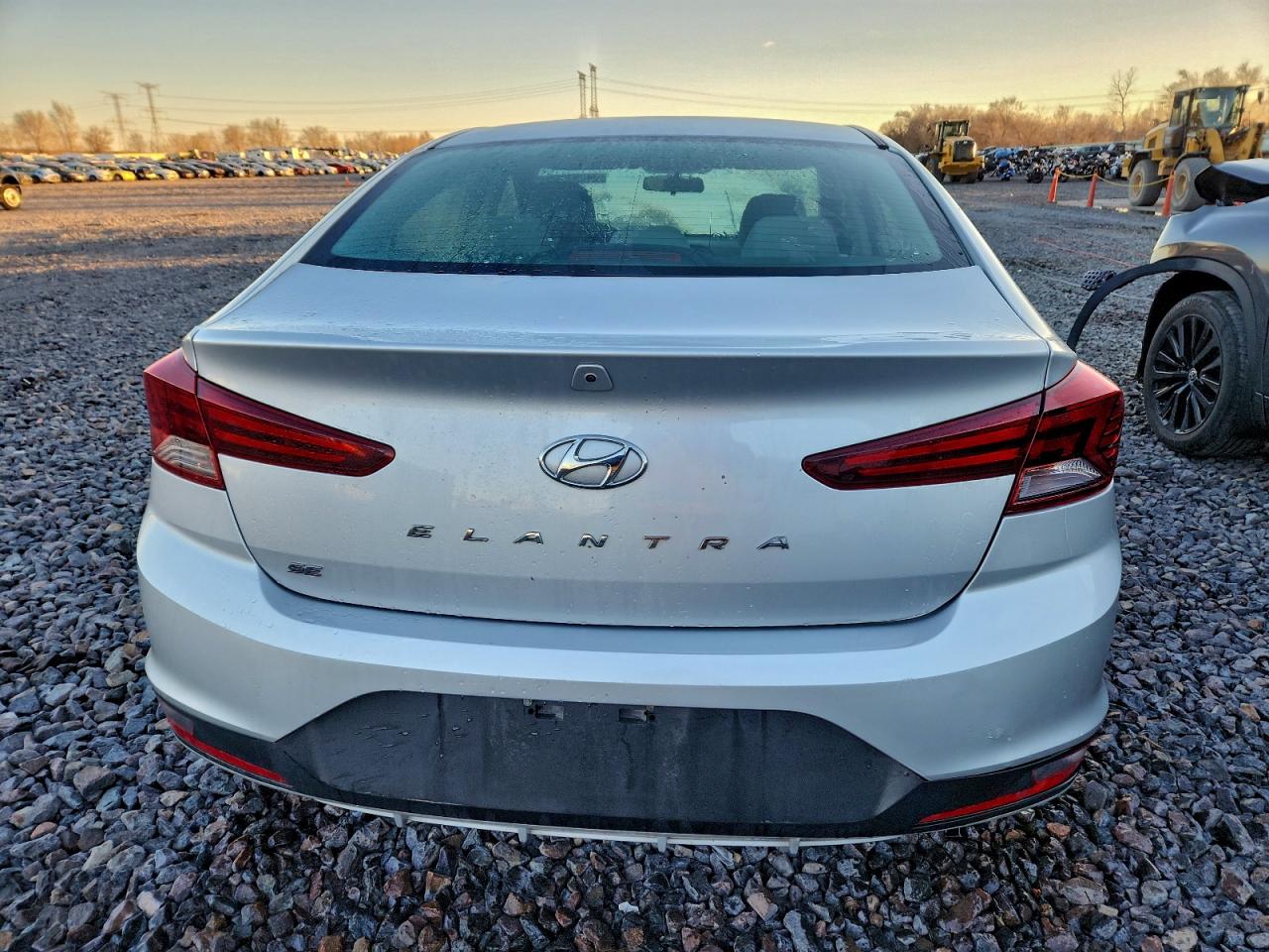 HYUNDAI ELANTRA SE