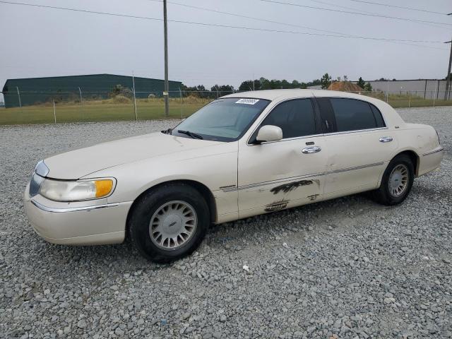 Global Auto Auctions: 2000 LINCOLN TOWN CAR C