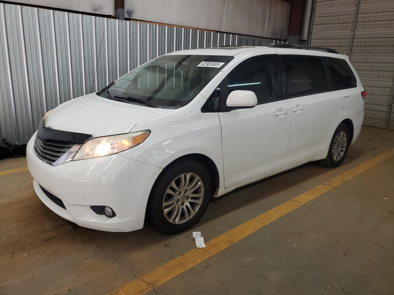 TOYOTA SIENNA XLE
