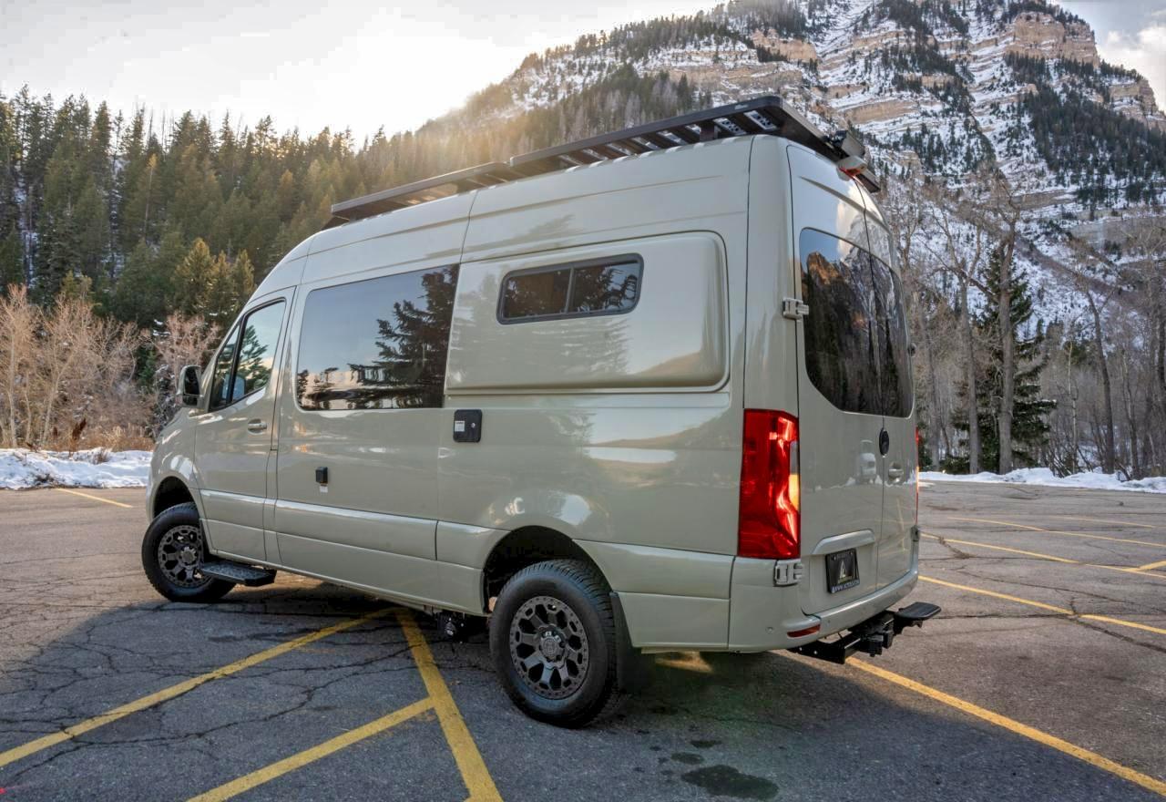 MERCEDES-BENZ SPRINTER 2500