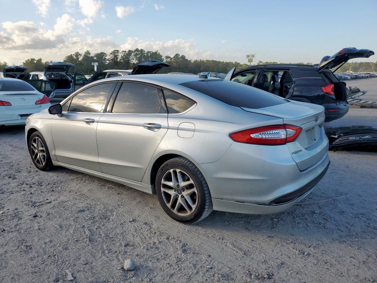 FORD FUSION SE